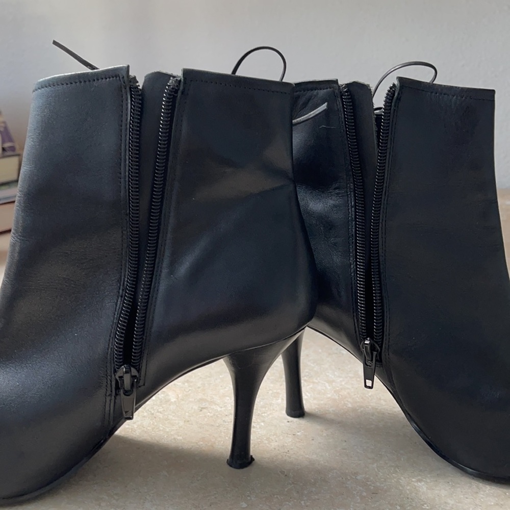 Ann Marino Pointed Lace Booties - Picture 8 of 9